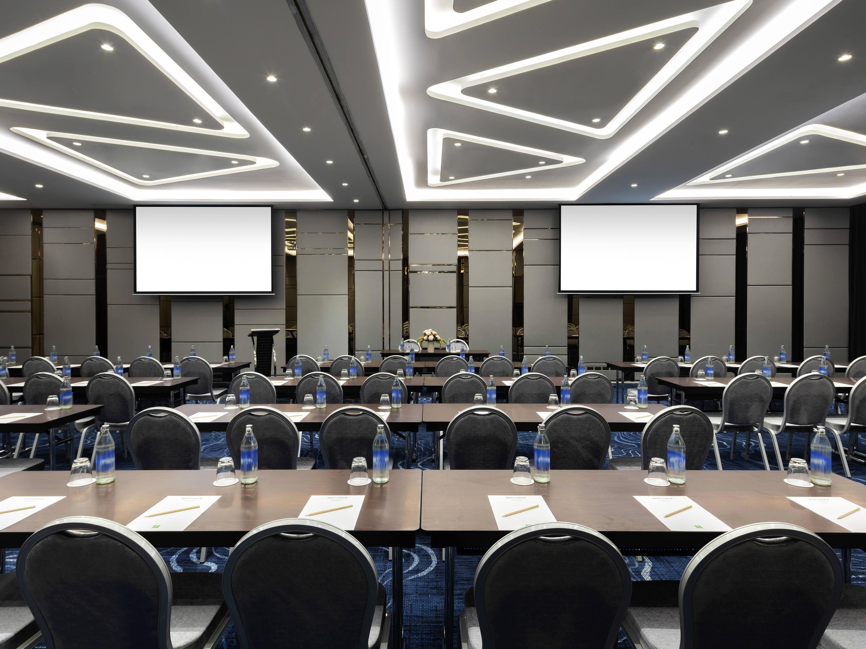 Ibis Styles Bangkok Ratchada Hotel Exterior photo